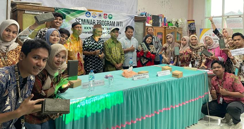 LAUNCHING. Bupati Gorontalo Sofyan Puhi bersama Sekda Kabgor Sugondo Makmur didampingi Ketua TP PKK Maryam Pago Puhi dan ketua Dharma Wanita saat melaunching progra,m CEO Tamasya LAUNCHING. Bupati Gorontalo Sofyan Puhi bersama Sekda Kabgor Sugondo Makmur didampingi Ketua TP PKK Maryam Pago Puhi dan ketua Dharma Wanita saat melaunching progra,m CEO Tamasya
