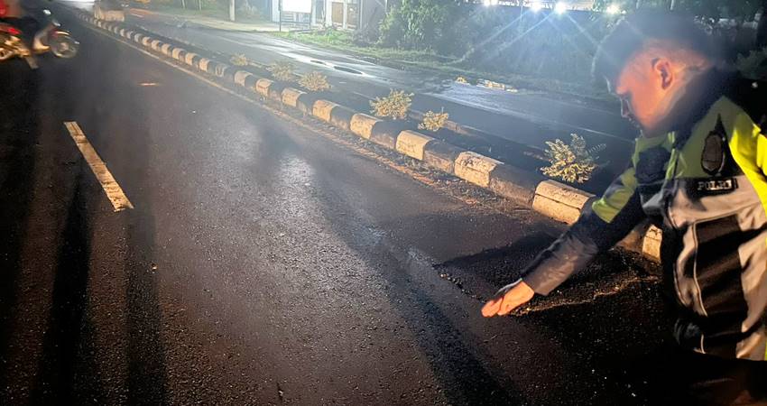 Seorang masyarakat atas nama Alan Kasim (27), warga Desa Mutiara, Kecamatan Paguyaman, Kabupaten Boalemo, meninggal dunia di Jalan Trans Sulawesi, Kecamatan Marisa, Kabupaten Pohuwato, setelah mengalami Laka tunggal.