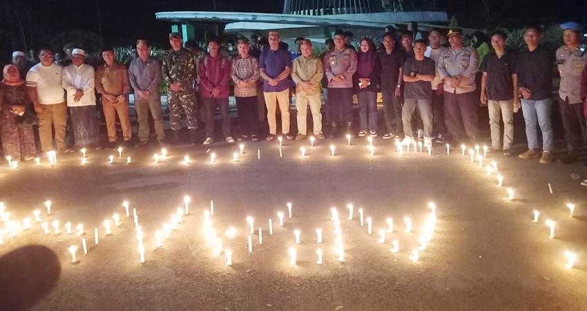 Kurang lebih 500 lilin dipasang di Bundaran Panua, untuk pelaksanaan renungan serta doa bersama atas meninggalnya almarhum Affan Kurniawan.