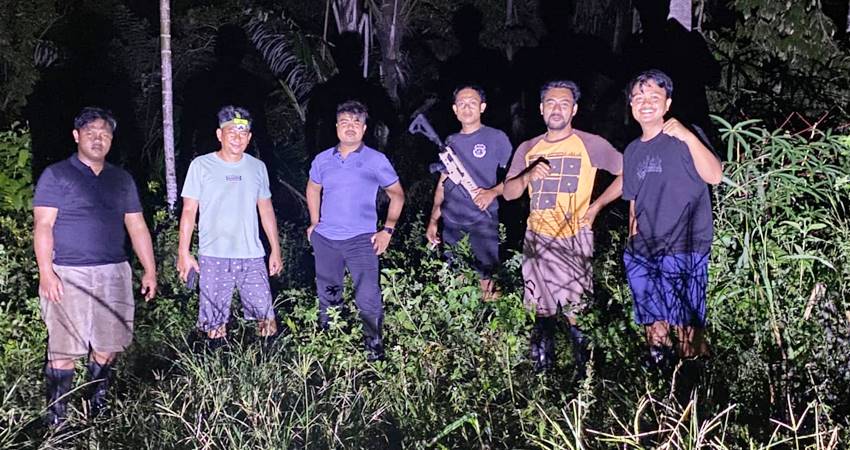 Tim Resmob Saronde Polres Gorut yang saat ini melakukan pengejaran di Hutan Sumalata, Selasa (09/09/2025).