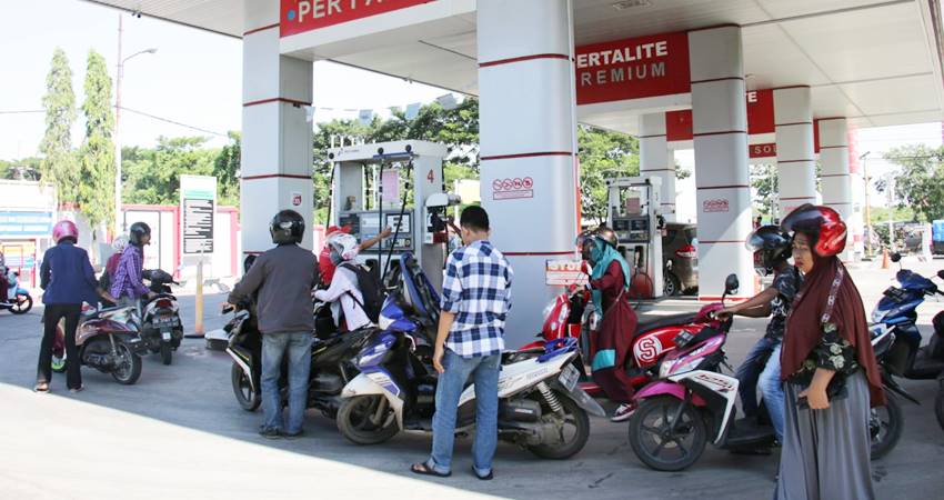 Pertamina Patra Niaga Sulawesi mencatatkan setoran PBBKB di wilayah sulawesi sebesar Rp 2,2 triliun, termasuk Rp 88 Miliar diantaranya untuk Gorontalo. (foto : dok / pertamina)