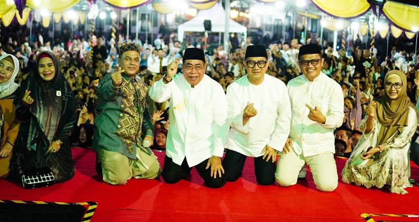Wali Kota Gorontalo, Adhan Dambea, Wakil Wali Kota Gorontalo, Indra Gobel, Ketua DPRD Kota Gorontalo, Irwan Hunawa dan Hadad Alwi ketika melakukan foto bersama usai pembukaan PPIB ke-IX tingkat Kota Gorontalo tahun 2025, Ahad (14/9/2025). (Foto: Prokopim)