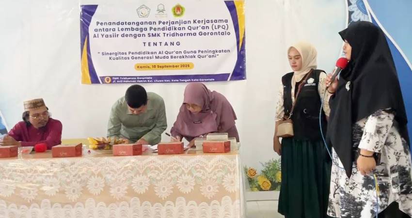 Penandatanganan kerjasama antara SMK Tridarma Gorontalo dan LPQ Al Yasiir dalam upaya memberantas buta huruf Al Qur'an