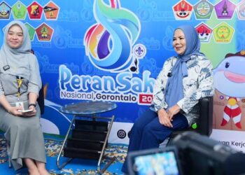 SALAM PRAMUKA - Wagub Gorontalo Idah Syahidah Rusli Habibie menjadi narasumber pertama pada Padcast Peran Saka Nasional yang ada di Media Center kompleks Buper Bongohulawa, Rabu (29/10). (foto: Nova /diskominfotik)