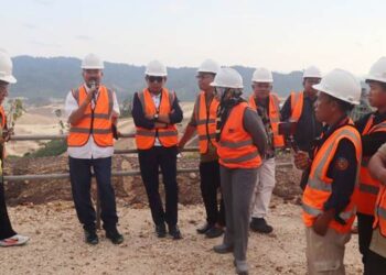 Pansus tambang yang dipimpin langsung Ketua Deprov Thomas Mopili saat mengunjungi PT Pani Gold, akhir pekan lalu.