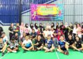 Foto bersama para peserta Badminton Turnamen Astekindo Gorontalo di lapangan Blue Strike, Ahad (12/10). (istimewa)