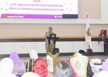 Wakil Wali Kota Gorontalo, Indra Gobel ketika memberikan arahan pada kegiatan Musda ke-IV GOW Kota Gorontalo, Selasa (7/10/2025). (Foto: Prokopim)