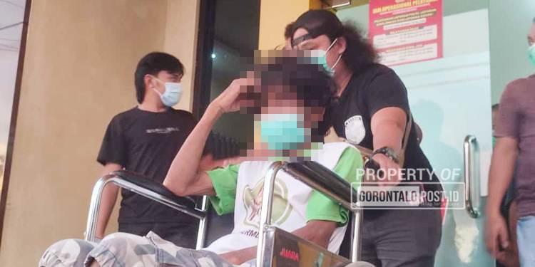 Pelaku pencurian dan pembobolan rumah warga yang meresahkan warga Kecamatan Kabila berhasil di amankan polisi.Ahad (12/10).Foto: Natharahman/Gorontalo Post.