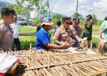 Penemuan tengkorak dan kerangka manusia yang sudah tidak utuh lagi, membuat masyarakat Desa Tilote, Kecamatan Tilango, Kabupaten Gorontalo geger.