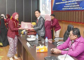 Pengukuhan 46 guru profesional lulusan Program Studi Pendidikan Profesi Guru (PPG). (F. Istimewa)