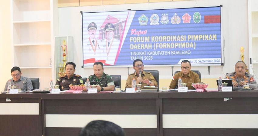 Rapat Forkopimda Boalemo yang dilaksanakan di aula Dikes Boalemo, yang dipimpin langsung Bupati Boalemo, Rum Pagau, Selasa (30/9) sekitar pukul 09.15 Wita.