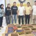 Kasat Narkoba Polres Gorontalo, Iptu Rudianto Simbala,S.H didampingi oleh anggota, saat memperlihatkan hasil sitaan minuman keras (Miras) dari sejumlah warung dan kios yang ada di wilayah Kabupaten Gorontalo.