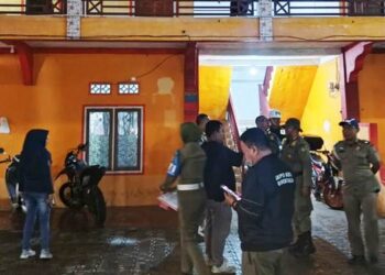 Razia yang dilaksanakan Satpol PP Kota Gorontalo bersama TNI, Polri, dan Polisi Militer (POM) tengah melakukan razia, Jumat (24/10/2025). (Foto: Kominfo)