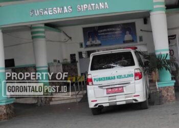 Mobil Puskesmas Keliling di Puskesmas Sipatana yang selalu stanby jika diperlukan untuk operasional Puskesmas maupun keperluan masyarakat. (Foto: Roy/Gorontalo Post).