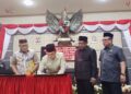 PENGESAHAN. Bupati Gorontalo Sofyan Puhi dan pimpinan DPRD saat melakukan penandatangan kesepakatan KUA-PPAS 2026