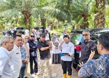 Tim divisi pencegahan korupsi Komisi Pemberantasan Korupsi (KPK) didampingi Komisi I Deprov Gorontalo mendatangi lahan sawit di Desa Bakti, Kecamatan Pulubala, Kabupaten Gorontalo, kemarin (12/11).
