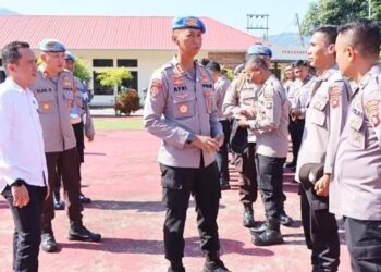 Kabid Propam Polda Gorontalo, Kombes Pol. Afri Darmawan,S.I.K.,M.H., saat melakukan pemeriksaan di wilayah Polres Bone Bolango.