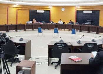 Suasana sidang kasus dugaan pelanggaran kode etik anggota Deprov berinisial MY yang digelar Badan Kehormatan (BK) Deprov Gorontalo, kemarin (11/11). (foto:Rahmat Malik/Gorontalo Post)