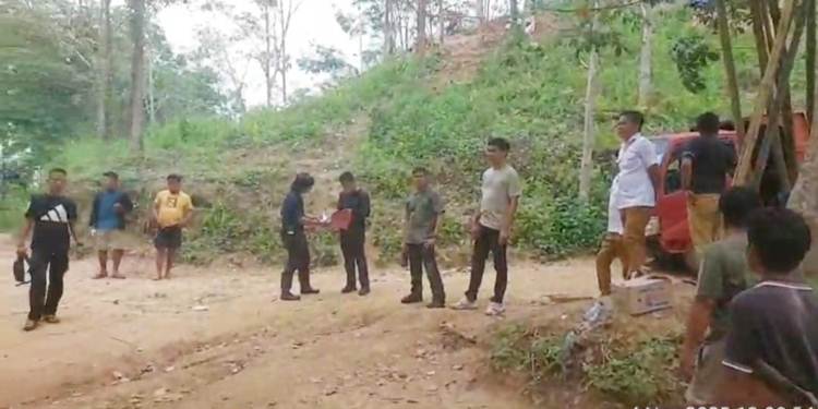 Polres Boalemo saat menggelar operasi Gakum di lokasi tambang emas illegal yang ada di Desa Batu Kramat Kecamatan Paguyaman Kabupaten Boelemo.