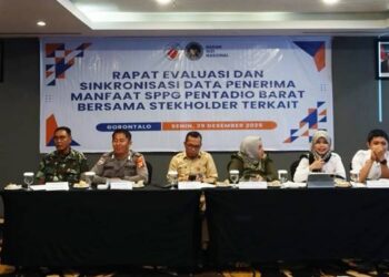Suasana rapat evaluasi dan sinkronisasi data penerima manfaat SPPG Pentadio Barat.