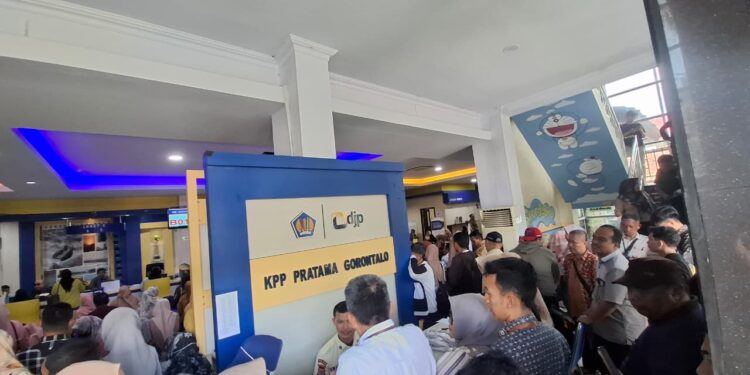 Jelang Tutup Tahun, Kantor Pajak Gorontalo Diserbu Wajib Pajak