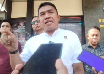 Direktur Reserse Kriminal Khusus (Ditreskrimsus) Polda Gorontalo, Kombes Pol. Dr.Maruly Parade. Saat satu memberi keterangan pers. Jumat (26/12/2025) Foto: Natharahman/ Gorontalo Post.