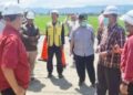 Komisi III Deprov Gorontalo saat meninjau pekerjaan saluran irigasi di Desa Pilohayanga.