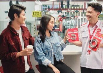 DATANGI AHASS - Menggunakan produk berkualitas produk asli AHM merupakan cara terbaik merawat sepeda motor kesayangan anda. (foto: dok/ahm)