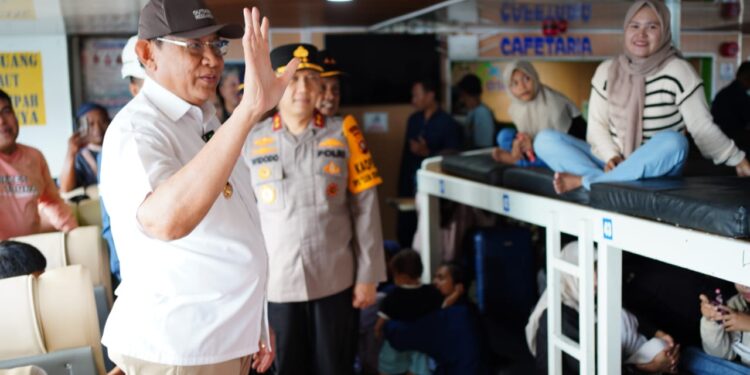 Puncak Arus Mudik Natal 2025, Penumpang Padati Pelabuhan Gorontalo, Gubernur Tinjau Pengamanan Terpadu