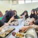 Siswa penerima manfaat menikmati makan bergizi program Makan Bergizi Gratis (MBG). (Foto:istimewa)