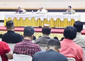 Suasana pelaksanaan Rakorev penyelenggaraan pemerintahan, pembangunan dan kemasyarakatan yang dipimpin Wali Kota Gorontalo, Adhan Dambea didampingi Wawali Indra Gobel, Jumat (19/12/2025). (Foto: Prokopim)