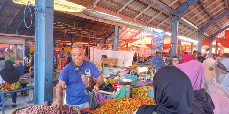 Update Pasar: Harga Bawang Merah Melejit di Pasar Kamis Tapa
