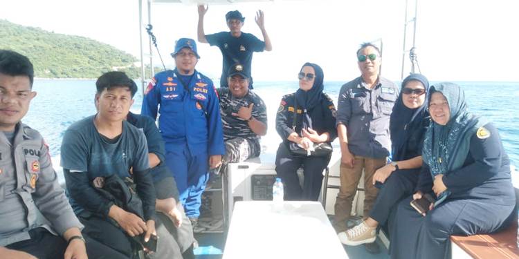 Tim gabungan melakukan patroli dilokasi konservasi Teluk Gorontalo, yang terdiri dari Teluk Gorontalo Biluhu Timur dan Olele.