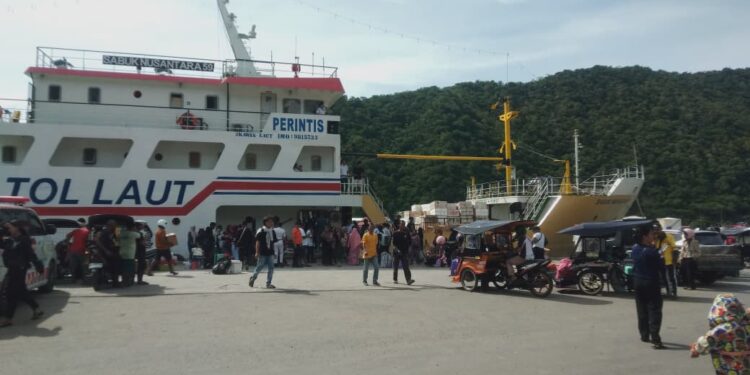 Menjelang Nataru, Lonjakan Penumpang Terjadi di Pelabuhan Gorontalo: Keselamatan Pelayaran jadi Prioritas