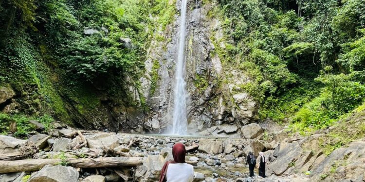 Air Terjun Huila: Surga Tersembunyi yang Butuh Penataan, Sampah jadi Perusak Pemandangan