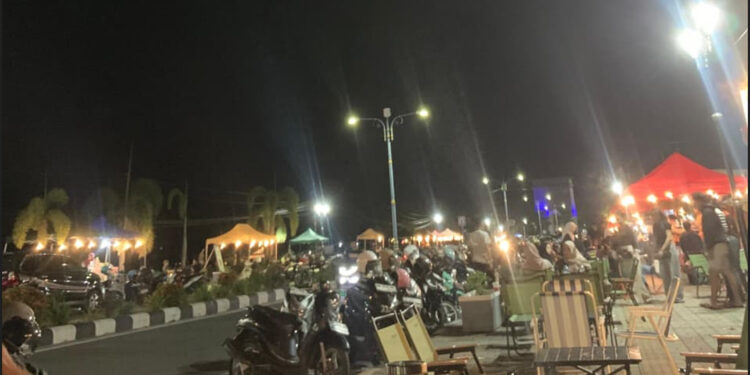 Menjelang Tahun Baru Kawasan Center Point Bonbol Dibanjiri Pengunjung