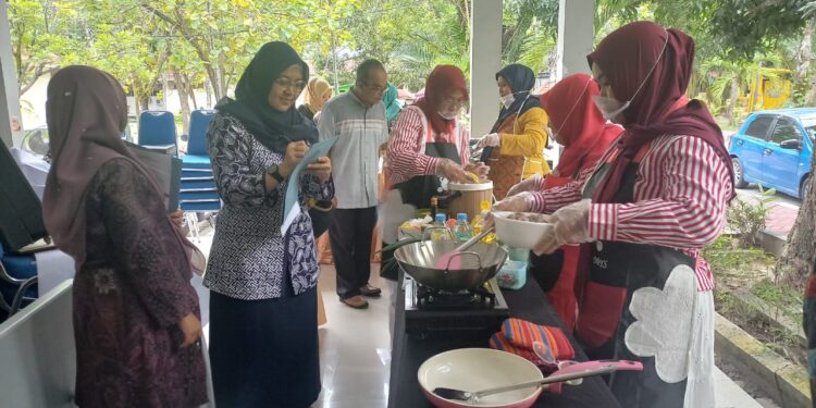DWP UNG Gaungkan Kuliner Nusantara Lewat Lomba Masak Nasi Kuning
