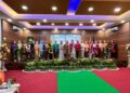 Fashion Show Kebaya Karawo Meriahkan HUT ke-26 DWP UNG