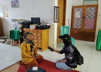 Kisah Sri Ratna, Wali Kelas di SMP N 8 Limboto, Jemput Masa Depan dari Pintu Rumah Siswa