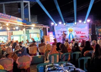 Mahasiswa Kesmas UNG Sosialisasikan IMS pada Malam Puncak Harlah Desa Luwoo ke-133