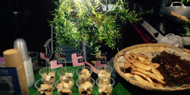 Seafood Malaysia Jadi Strategi UMKM Tarik Minat Pengunjung di Indogrosir Gorontalo