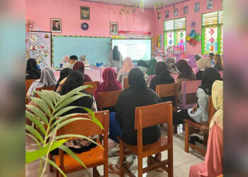 Tim pendampingan TPQ Al Yasiir saat sosialisasi perihal sistem KBM baca tulis Al Qur'an di SDN 21 Dungingi Kota Gorontalo baru-baru ini. (Foto: Istimewa).