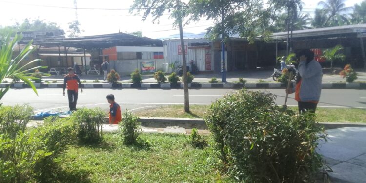 Semangat Gotong Royong Warnai Aktivitas di Kampus 4 UNG