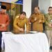 Gubernur Gorontalo Gusnar Ismail melakukan penandatanganan prasasti peresmian gedung kantor Badan Keuangan dan Aset Daerah (BKAD) Provinsi Gorontalo di Kelurahan Padebuolo, Kecamatan Kota Timur, Kota Gorontalo, Selasa, (20/1/2026). (Foto : Bahrian-dok/pemprov)