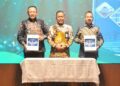 Gubernur Gorontalo Gusnar Ismail, Ketua DPRD Provinsi Gorontalo Thomas Mopili bersama Kepala BPK Gorontalo pada pelaksanaan penyerahan LHP kepatuhan atas pengelolaan belanja daerah tahun anggaran 2024 dan 2025, Selasa (13/1). (Foto – Ryan/Diskominfotik)