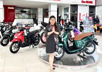 HONDA JAWARA - Torang Honda kembali menggebrak awal tahun lewat program JAWARA (Januari Waktunya Ambil Motor Honda). Program penjualan spesial ini hadir untuk memberikan kemudahan memiliki sepeda motor Honda dengan berbagai promo menarik. (foto: dok /daw)
