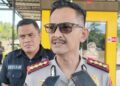 Kabid Humas Polda Gorontalo, Kombes Pol. Desmond Harjendro, saat memberikan keterangan ke awak media, Senin (26/1). (F. Natharahman/ Gorontalo Post)