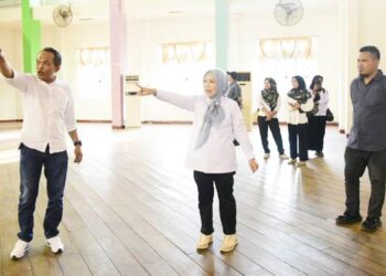 Wakil Gubernur Gorontalo Idah Syahidah Rusli Habibie saat meninjau Gorr David-Tony yang akan menjadi lokasi pembukaan kegiatan PENAS ke-17 di Provinsi Gorontalo. (Foto – Nova/Diskominfotik).