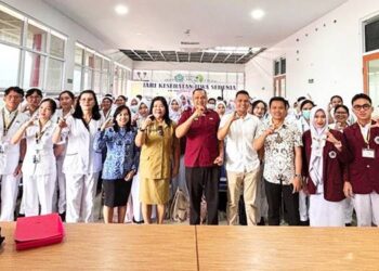 Dekan FOK UNG saat menghadiri penerimaan puluhan mahasiswa Profesi Ners di Rumah Sakit Jiwa Ratumbuysang Manado. (F. Istimewa)