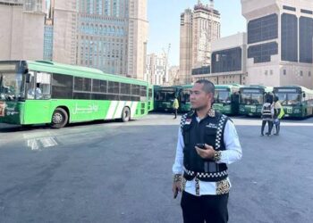 AKP Dr. Hi. Iswan Brandes, S.Pd.I., M.Si., M.M., M.K.M., CPHR., CBA., CPM., C.PS., C.GMC., C.TMP., C.HL., C.MTr., CGHR., saat menjadi petugas haji 2026 lalu.